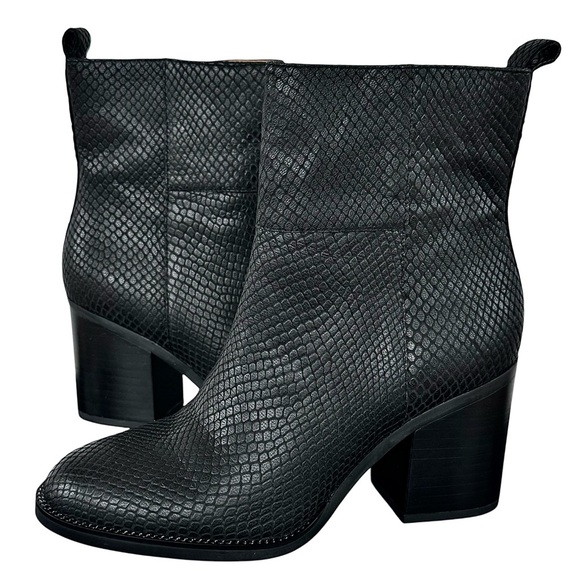 Franco Sarto Owens Ankle Booties Black Leather Block Heel Snake Embossed | Sz 6 - Picture 1 of 10